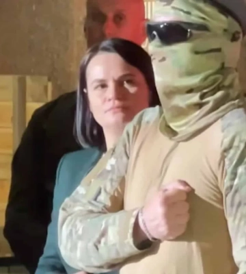 Відео: Тихановська в Києві нагородила білоруських добровольців