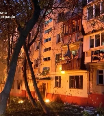 Россия обстреляла многоэтажный дом в Запорожье с помощью БПЛА: есть раненые