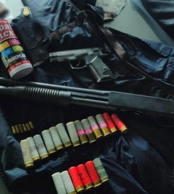 Чоловік випадковим пострілом із рушниці тяжко поранив перехожу у Києві. ФОТОрепортаж