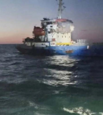 Українські ВМС урятували моряків турецького судна, яке загорілося після удару російського дрона