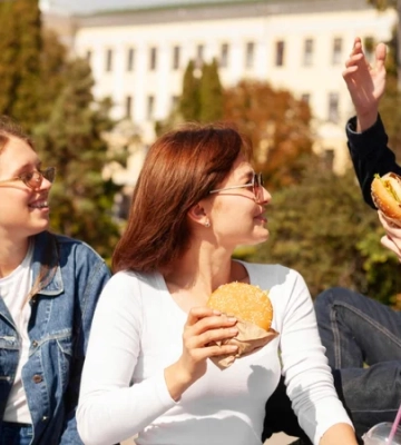 Куди піти на День Києва 2026 — фестивалі вина, поп-апи від ресторанів та баркроули від барів столиці