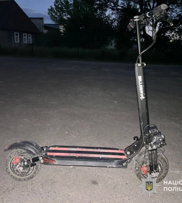 Псля наїзду електросамоката до реанімації потрапила 10-річна дитина на Тячівщині