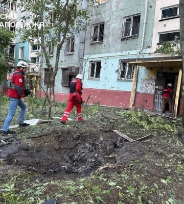Троє людей постраждали внаслідок російського удару по Запоріжжю (, )