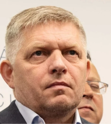 Фицо связал попадание российского дрона в Румынии с отсутствием диалога между ЕС и РФ