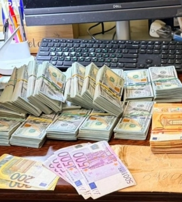 У топпосадовців Нацполіції вилучено елітний автопарк, швейцарські годинники, зброю та готівку в сумі понад 22,6 млн грн –&amp;hellip;