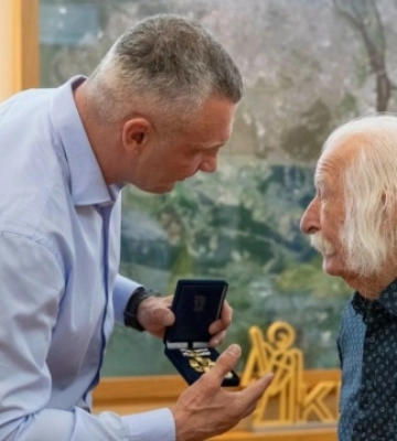 Кличко вручив «Знак пошани» від столиці Івану Марчуку