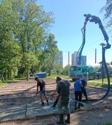 Новий майданчик облаштовують у парку Захисників правопорядку в Кропивницькому 