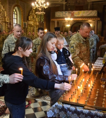 У Луцьку родинам загиблих прикордонників вручили державні нагороди (Фото)