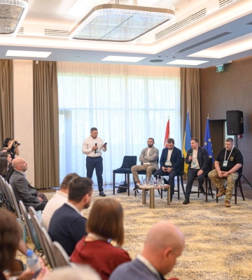 Україна розширює "єЧергу": сервіс запустять і для легкових авто