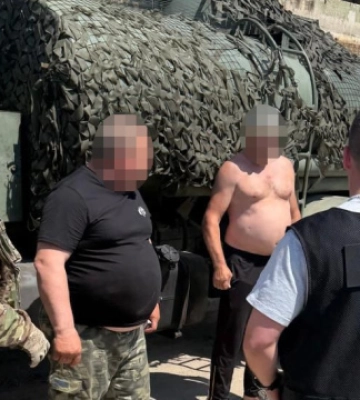 Посадовцю військової частини на Хмельниччині оголосили підозру через продаж 17 тонн дизелю