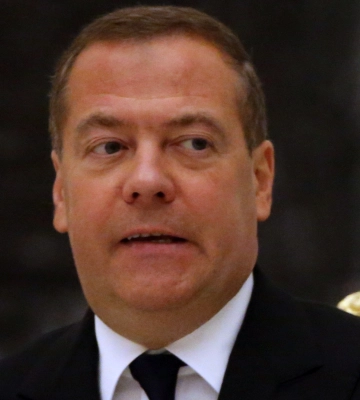 Медведев посоветовал лидерам ЕС "заткрыть пасть" и пригрозил новыми ударами дронов