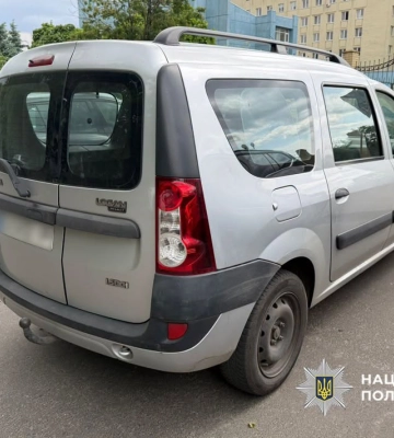 У Черкасах автомобіль  Dacia Logan скоїв наїзд на стареньку жінку, - поліція