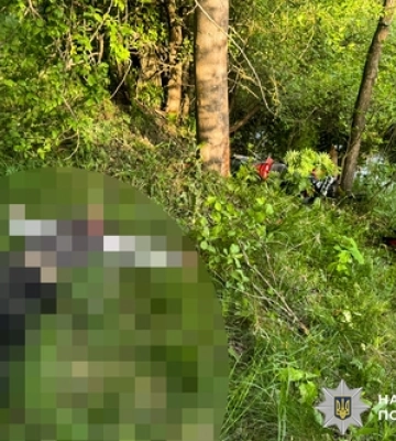 На швидкості в'їхав у дерево: на Рівненщині 17-річний юнак загинув у ДТП 