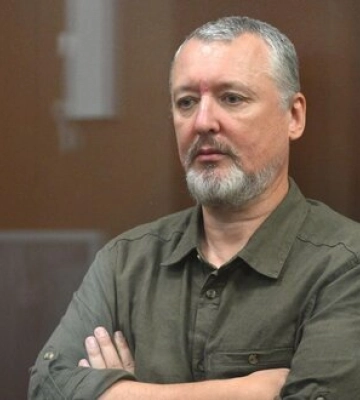 "Там не все так чисто": террорист Гиркин намекнул, что в колледже в Старобельске были военные РФ, а не "мирные студенты"