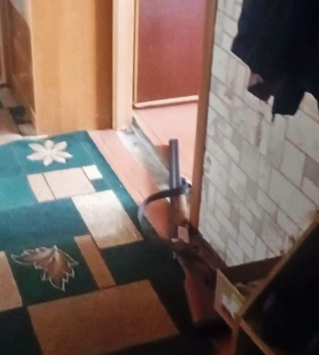 На Київщині затримано чоловіка, який з рушниці обстріляв автомобіль сусідки