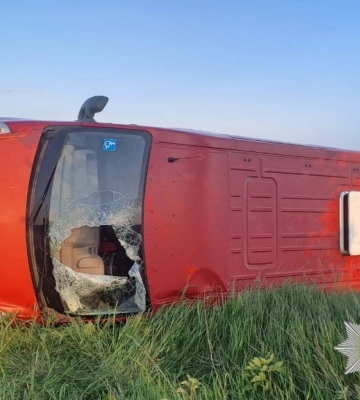 Водійка не впоралася з керуванням мікроавтобусом на Львівщині і загинула