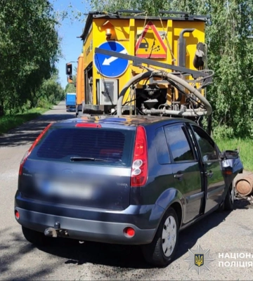 На Київщині внаслідок ДТП помер у лікарні літній водій легковика, - поліція
