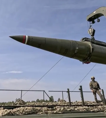 Росіяни вдарили балістикою по Дніпру