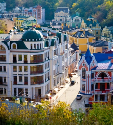 Речная флотилия с флагами прошла по Днепру в День Киева: яркие кадры