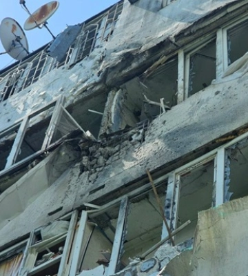 Вражеский дрон атаковал полицейское авто в Херсоне: пострадали трое патрульных
