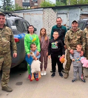 Чотирьох дітей евакуювали «Білі Янголи» із Золочівської громади Харківщини