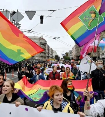 Одностатеве весілля у центрі Львова: кого залишить без визнання новий Цивільний кодекс