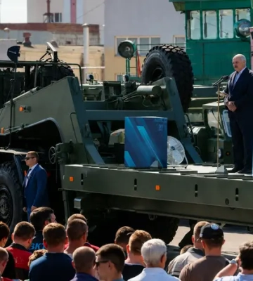 AP: Понад 500 заводів Білорусі працюють на російську армію