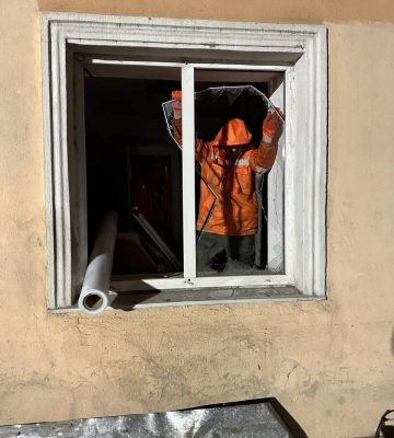 Нічна атака на Одесу: дрони влучили у багатоповерхівку, є постраждалі