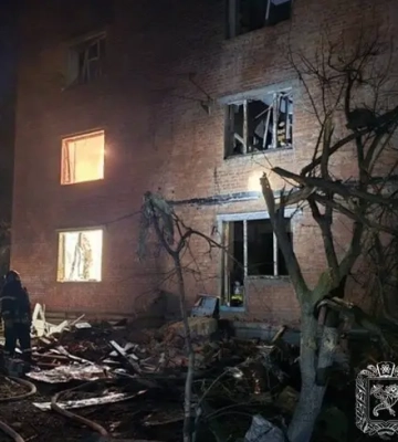 У Харкові через нічний обстріл пошкоджено багатоповерхівки, є постраждалі: фото наслідків атаки