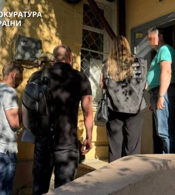 Служба в тилу за 250 тисяч: на Харківщині затримали посадовців ТЦК після одержання грошей 