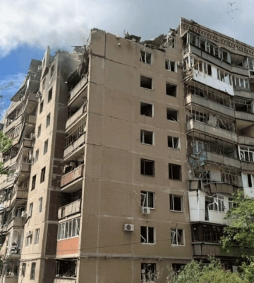 У Дружківці росіяни скинули три авіабомби на багатоповерхівки, є поранені