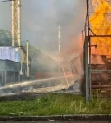 Атака дронів рф спричинила пожежу на підприємстві у Васищевому на Харківщині