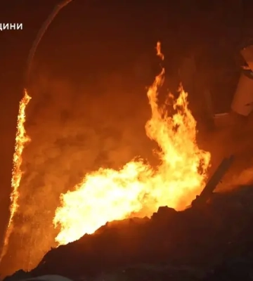 В результате повторной атаки БПЛА в Харьковской области на предприятии вспыхнул пожар