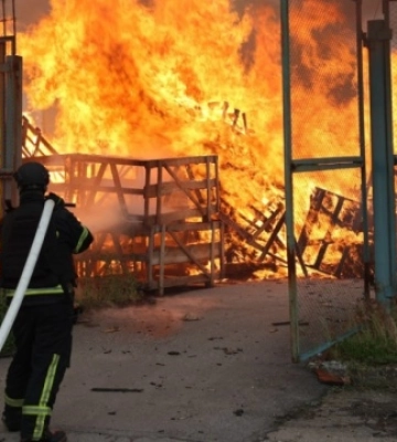 Росіяни вночі атакували Харків та область, постраждали 14 людей