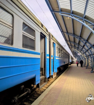 Через обстріли Укрзалізниця повідомляє про затримку низки поїздів на Харківщині