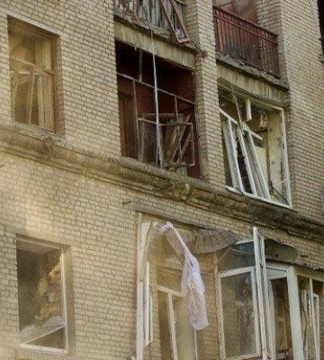 Загинула дворічна дитина: у Дніпрі з-під завалів будинку дістали тіло