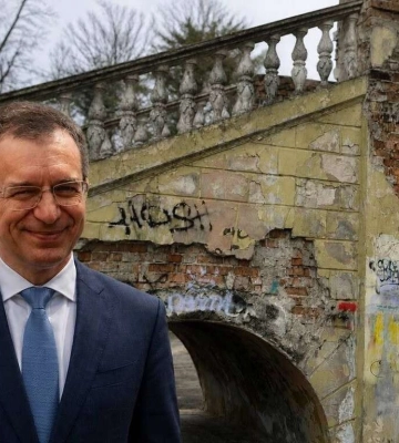 “Слуги народу” в Дніпрі врешті побачили, що ректор ДНУ Оковитий веде господарство до занепаду