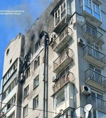 росія знову атакувала Дніпро та пошкодила багатоповерхівку