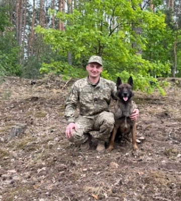 Служба з чотирилапими напарниками: як прикордонник із Волині здійснив дитячу мрію 