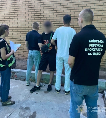 Одесит вимагав гроші в обмін на видалення чоловіків з бази розшуку ТЦК 