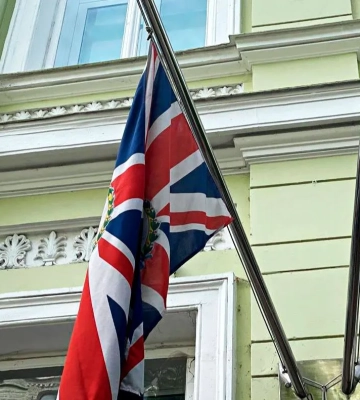Дипломати Британії залишиться в Україні попри масовані обстріли Києва