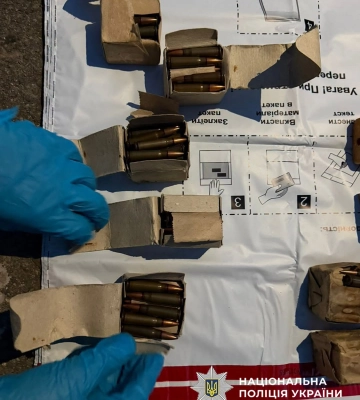 В Умані, що на Черкащині, чоловіка затримано за збут бойових гранат та вилученно інші боєприпаси. ФОТО