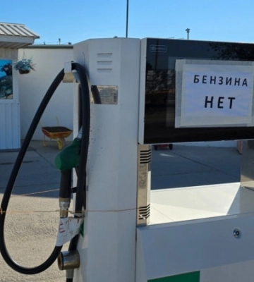 "Поездить можно, а назад — пешком": в Крыму ограничили продажу бензина