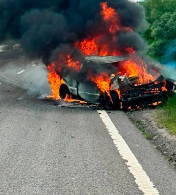 Россияне атаковали беспилотником гражданский автомобиль в Харьковской области: есть пострадавшие