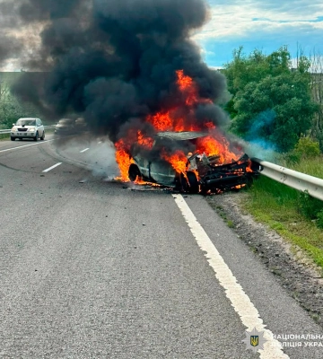 На Харківщині рашисти вдарили дроном по цивільному автомобілю, є поранені. ФОТО