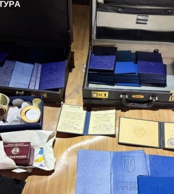 Масштабна схема підробки документів діяла на Київщині, проведено 31 обшук, 15 підозрюваних - Генпрокурор