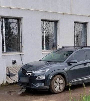 Працівники таємно облаштували приватну електрозаправку на миколаївському стратегічному об'єкті