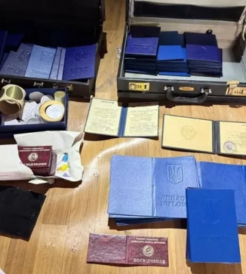 Масштабна схема підробки документів діяла на Київщині, проведено 31 обшук, 15 підозрюваних - Генпрокурор