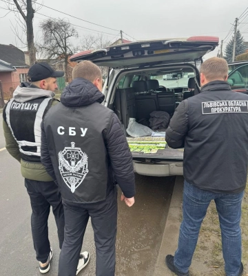 Мільйон гривень за землю: на Львівщині на лаву підсудних відправили сільського голову та його спільника, - ФОТО