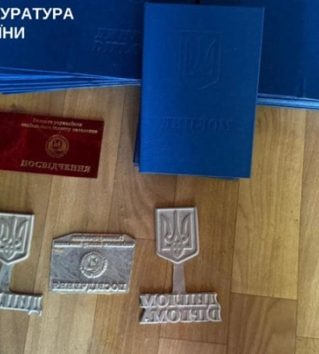 Ліквідовано масштабне виробництво підроблених документів на Київщині: 15 підозрюваних і 31 обшук. ФОТОрепортаж